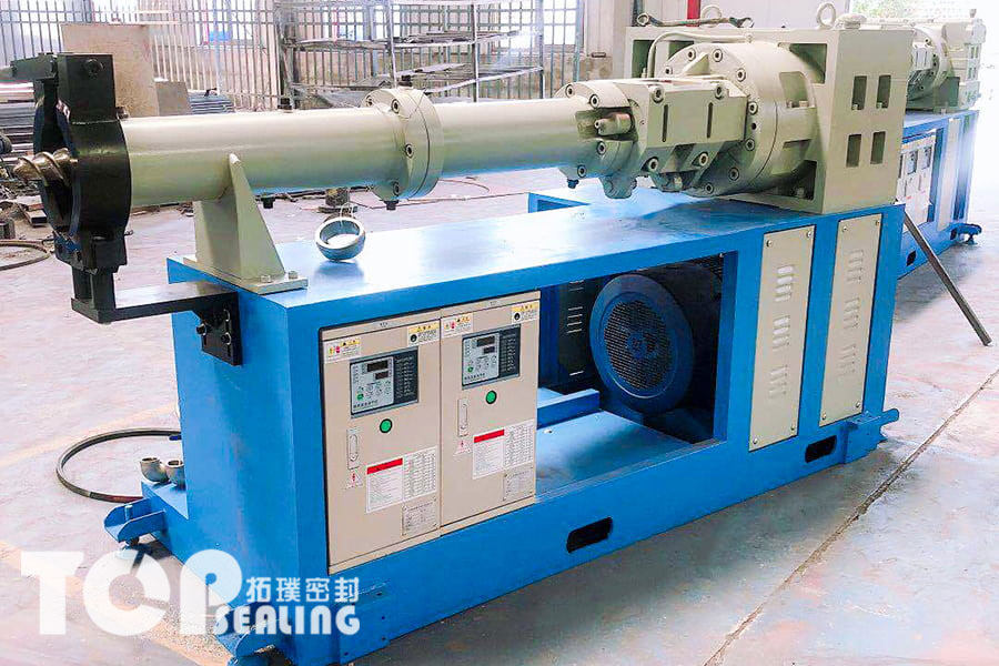 Extrutor cauciuc