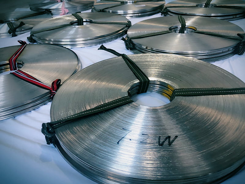 Benzi metalice durabile: Fabricate cu precizie pentru rezistență industrială și versatilitate