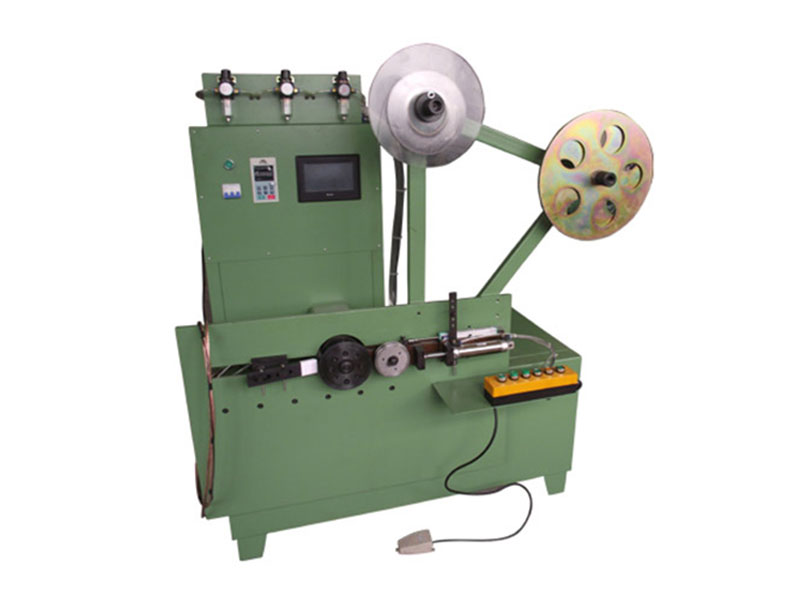 Sistem de bobinare de precizie semi-automat