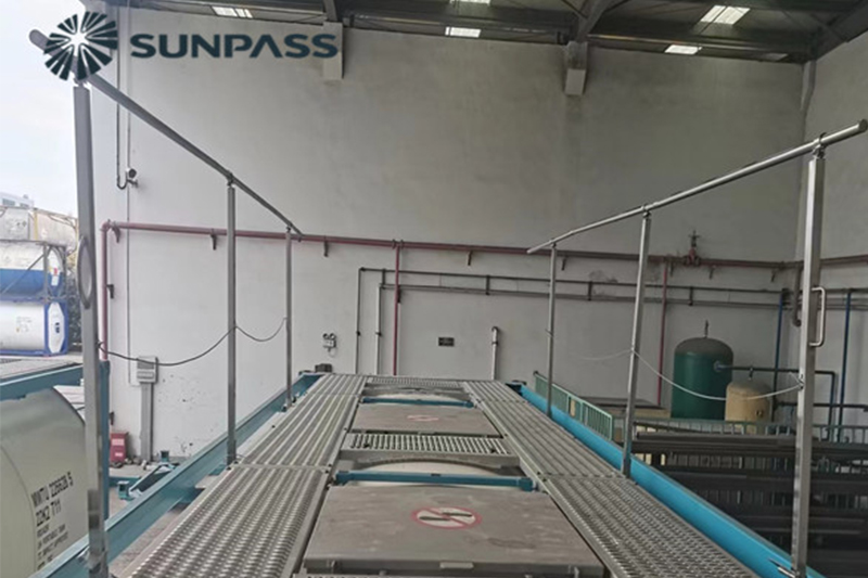 Balustradă pliabilă pentru rezervorul ISO
